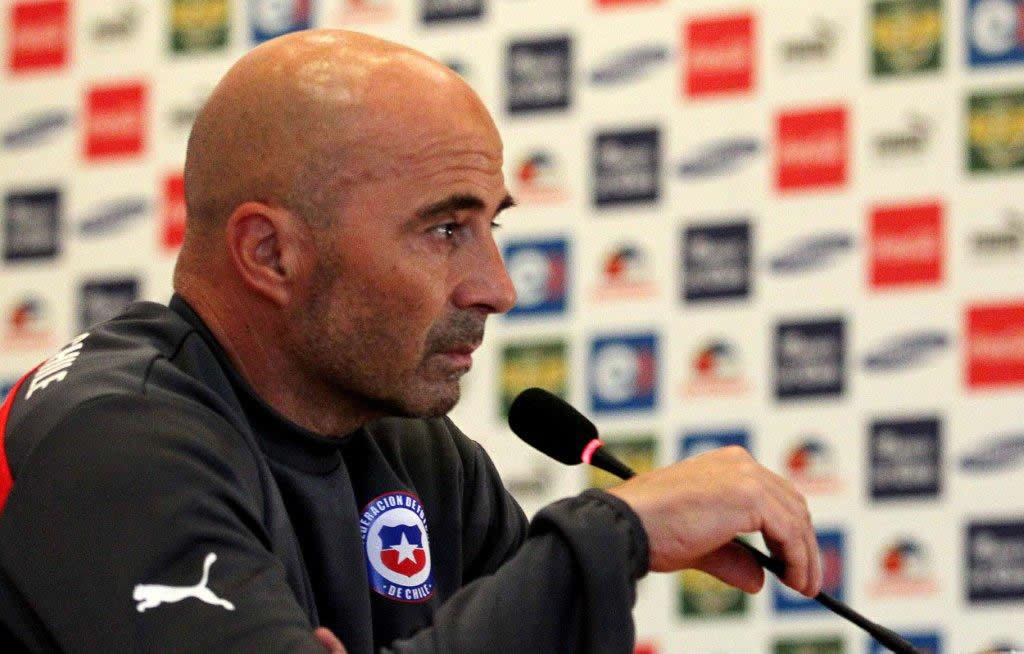 Jorge Sampaoli recibe distinción por destacada trayectoria fuera de su país