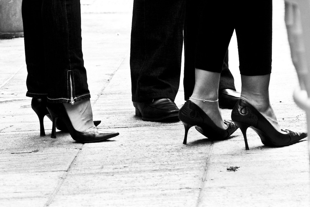 5 hábitos de la moda que le hacen pésimo a tu cuerpo