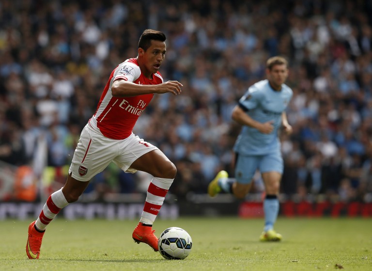 Alexis Sánchez marca golazo en duelo de chilenos en Londres