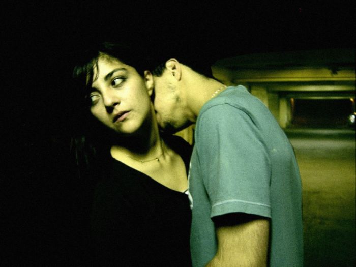 Estudio prueba que las parejas que hiperventilan en Facebook lo felices que son... no lo son tanto