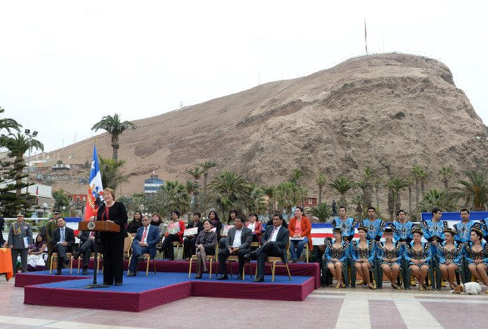 Bachelet presenta plan de reconstrucción para Arica: inversión supera los $39 mil millones