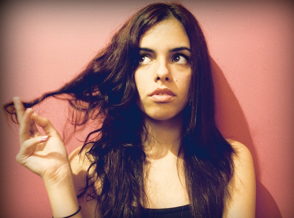 Experto revela los peligros que se esconden detrás del alisado permanente