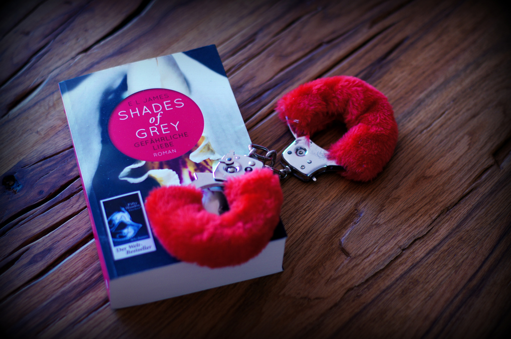 Hermana de Kim Kardashian participaría en secuela de “50 Sombras de Grey”