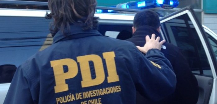 Detienen a joven padre acusado de agredir a su hija de 4 meses con un celular