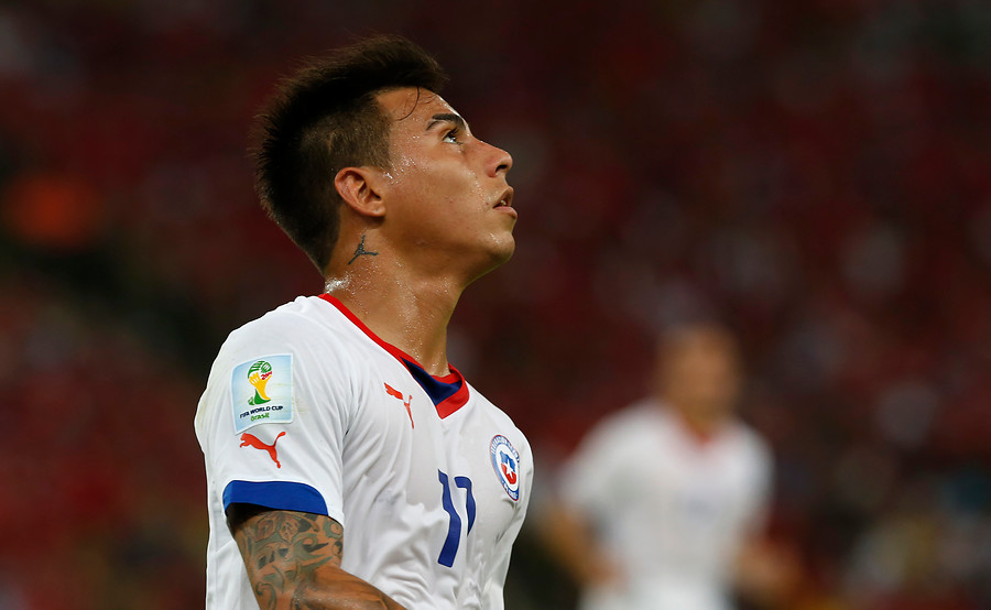 Eduardo Vargas destaca entre los mejores fichajes de última hora en la Premier League