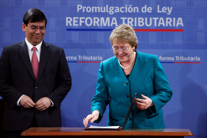 Bachelet promulga Reforma Tributaria y asegura que se han tomado los resguardos necesarios