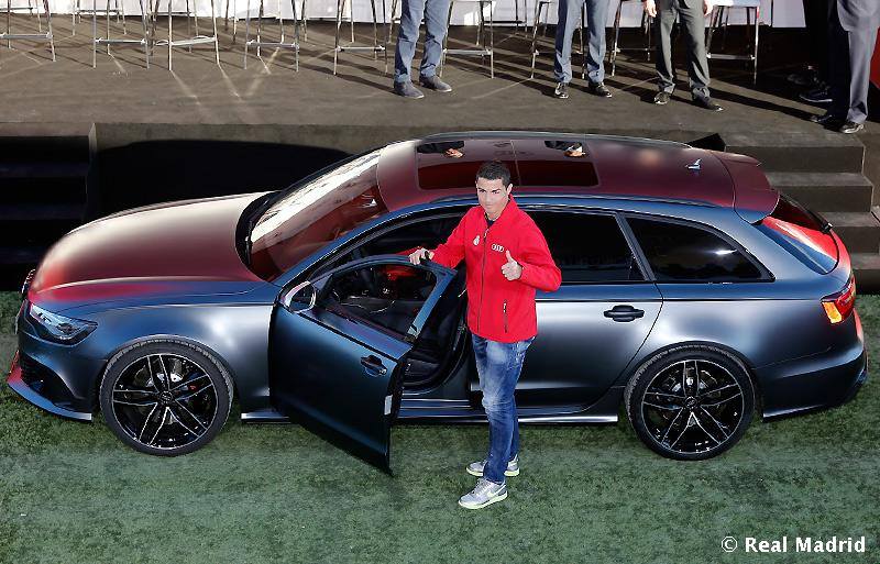 CR7 versus Messi: La impresionante suma que gastan en seguros para sus autos