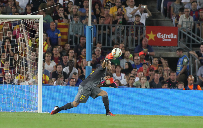 La particular apuesta de Claudio Bravo con su par del Granada para el duelo de mañana