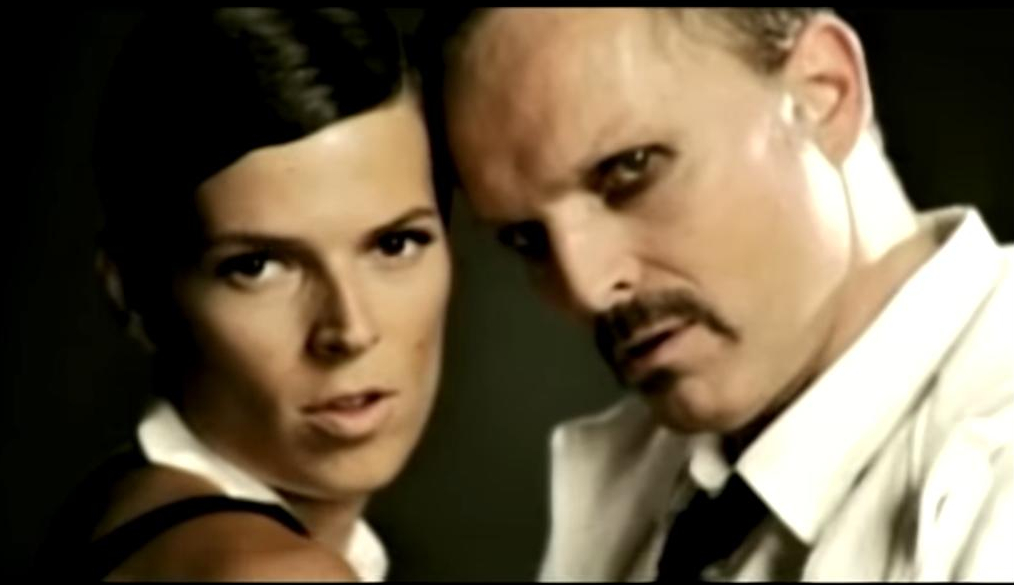 Famosa sobrina de Miguel Bosé luce su mastectomía mamaria en nueva revista española