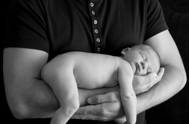 Foto de bebé haciendo “número dos”, arrasa en internet