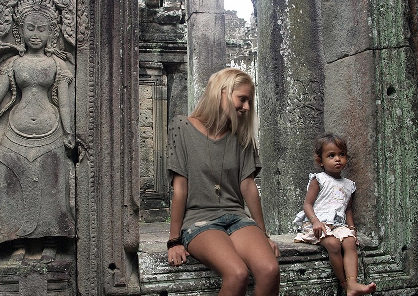 Joven convence a su familia de que viajaba por Asia sin siquiera salir de su casa