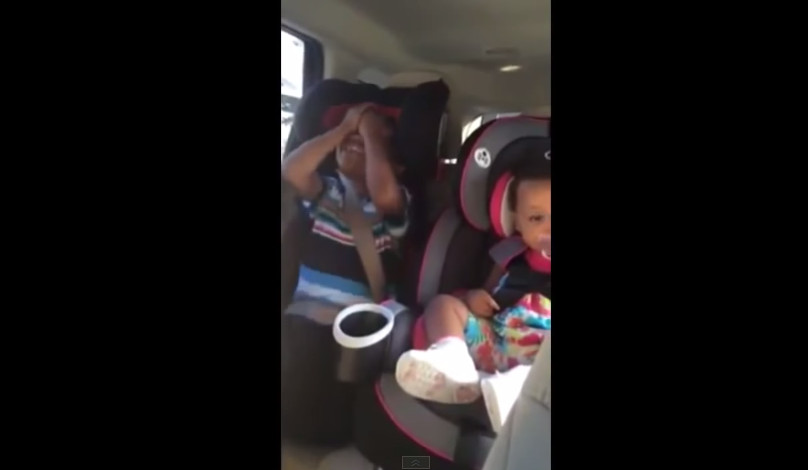 La honestidad de un niño frente al embarazo de su madre, es furor en YouTube