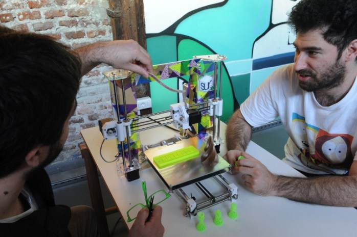 Uruguayos crean impresora 3D de bajo costo para democratizar tecnología