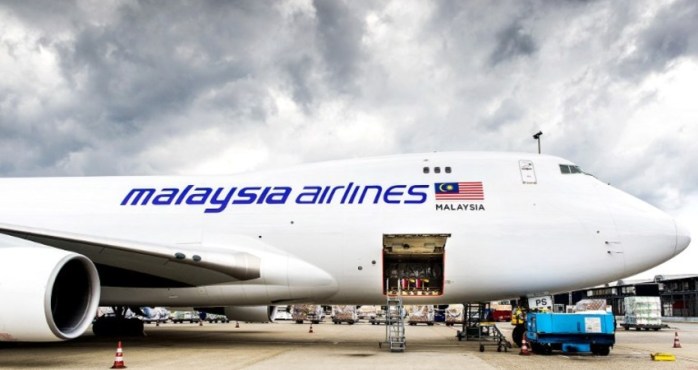 Mujer dio a luz en pleno vuelo, pero el bebé no logró sobrevivir