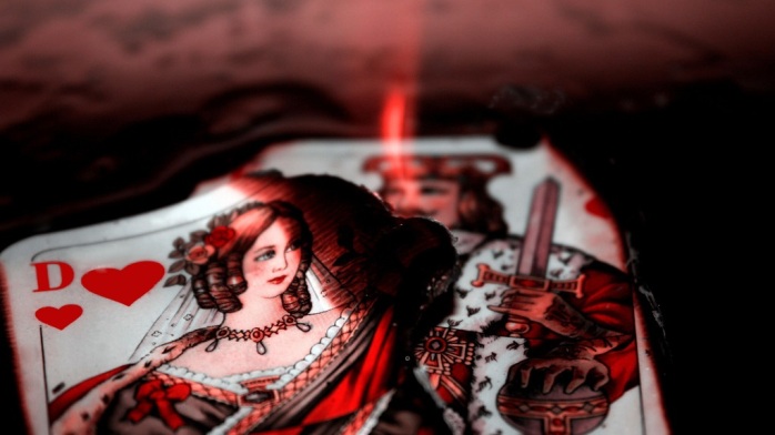 Científicos descubren que las mujeres inteligentes tienden a ser celosas