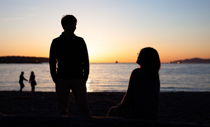 ¿Es tu pareja demasiado co-dependiente de ti? Un experto tiene la respuesta