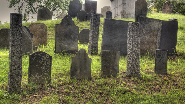 11 personas quedan detenidas por desenterrar y vender cadáveres para oscuro ritual