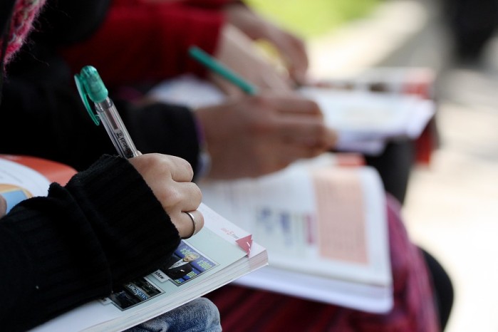 Jóvenes creen que el crédito universitario es más una deuda que una inversión