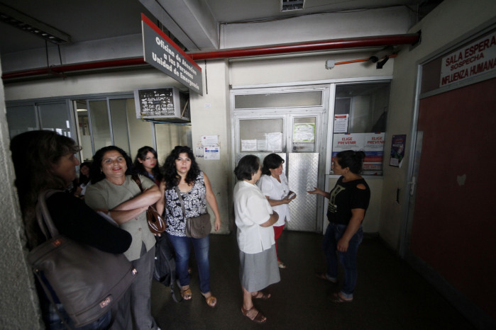 En observación se mantiene el paciente chileno que presenta supuestos síntomas de ébola