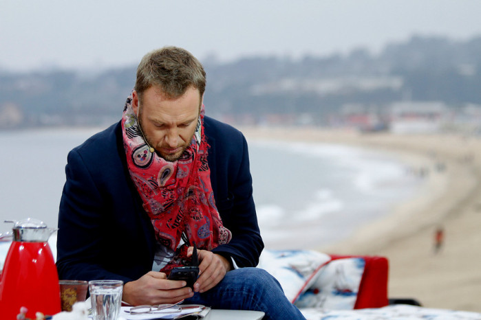 Martín Cárcamo deja la escoba con pícaro comentario sobre Raquel Argandoña