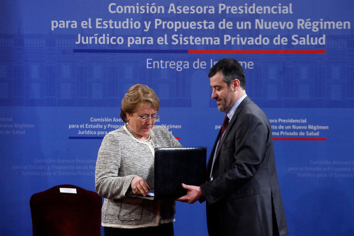 Bachelet recibe informe de comisión de Isapres y destaca propuestas con mayor equidad y solidaridad