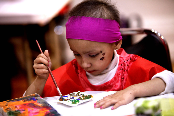Niños y niñas que padecen cáncer pintaron en el Museo de Bellas Artes