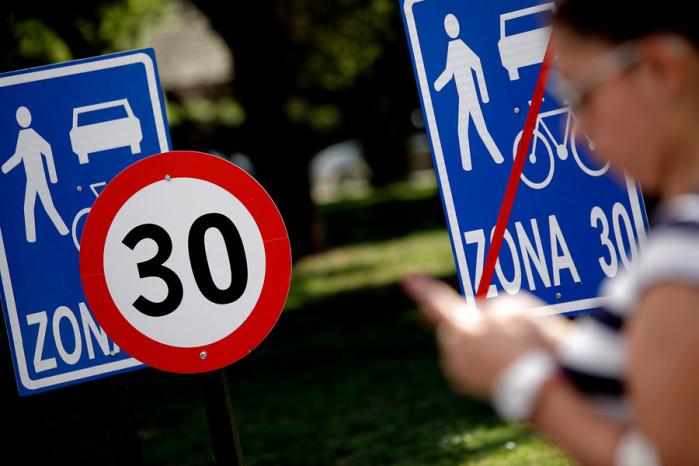 Implementan zonas de tráfico lento en distintos puntos de la capital