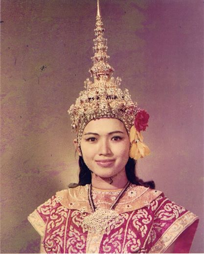 Apasra Hongsakula | Facebook