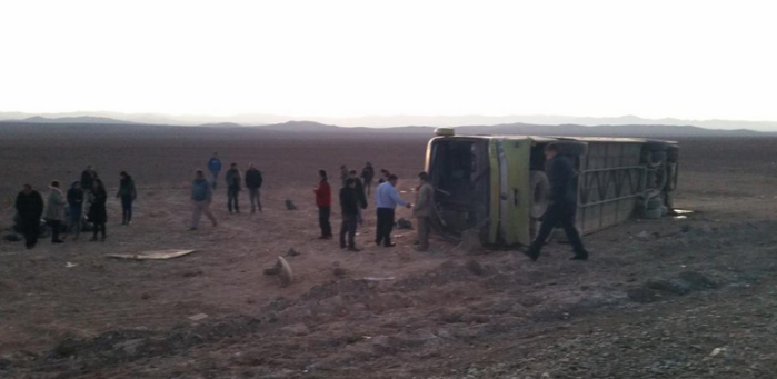 Un muerto es el saldo del volcamiento de máquina de Tur-Bus cerca de Antofagasta