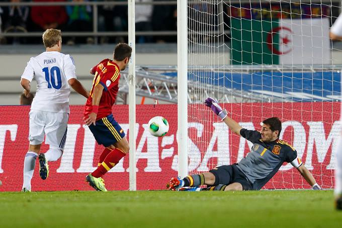 El grosero error de Casillas en la derrota de España frente a Eslovaquia