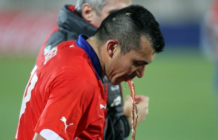 Un diente menos: La divertida foto que Gary Medel subió a su Instagram