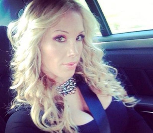 Polémica por estrella porno que viaja por todo Reino Unido acostándose con extraños