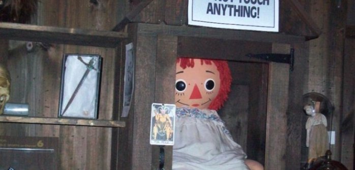 La macabra historia detrás de la verdadera muñeca Annabelle