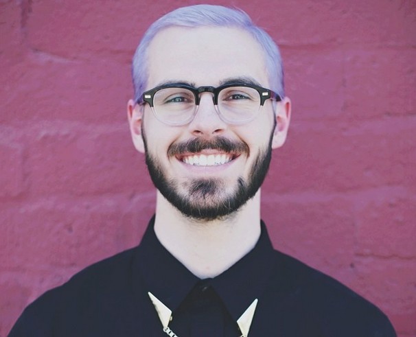 Valiente adolescente retrata su lucha contra el cáncer en imágenes de Instagram