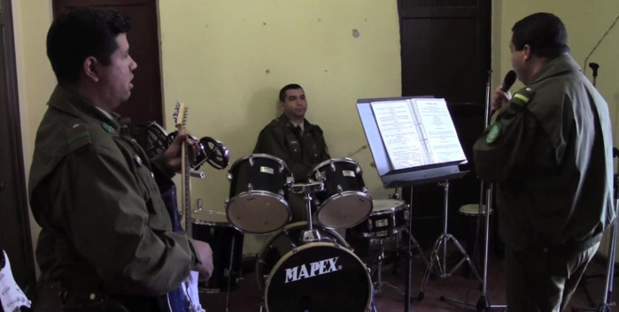 'Greenband': El grupo de Carabineros que se peina con el rock