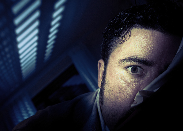 Dormir menos de 7 horas contribuye al envejecimiento del cerebro