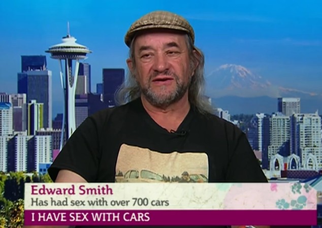 Hombre británico afirma haber tenido relaciones con más de 700 autos