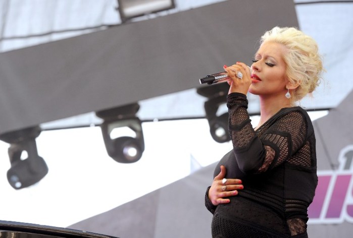 Christina Aguilera luce espléndida figura a 3 meses de dar a luz