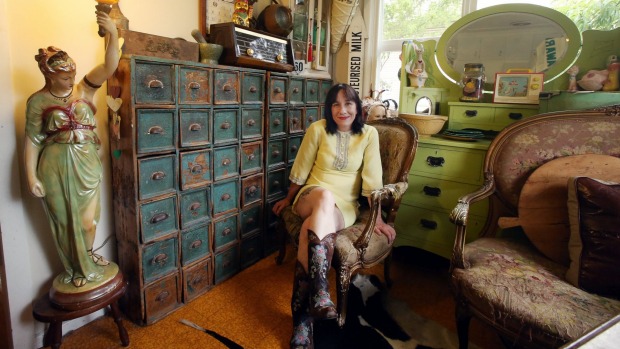 Mujer pone en venta su 'útero un poco usado' por una buena causa