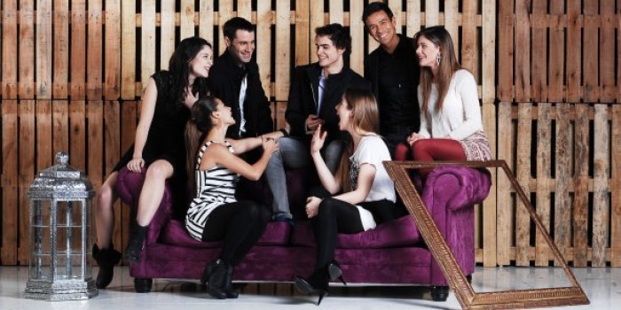 El intenso beso que revolverá el gallinero en 'Pitucas sin Lucas'