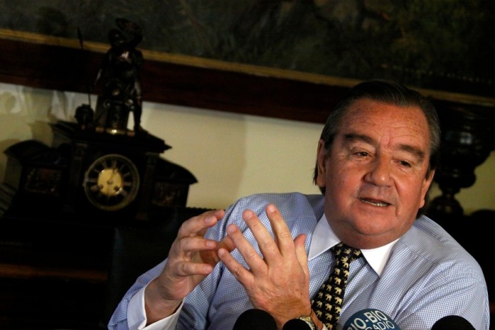 Rechazan aumentar cargos contra ex alcalde Cristián Labbé por violaciones a DD.HH.