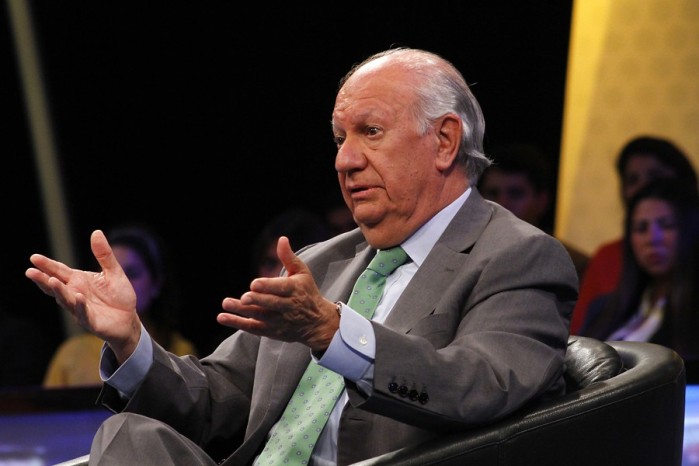 Ricardo Lagos sobre posible candidatura presidencial: Hay que mirar el carnet