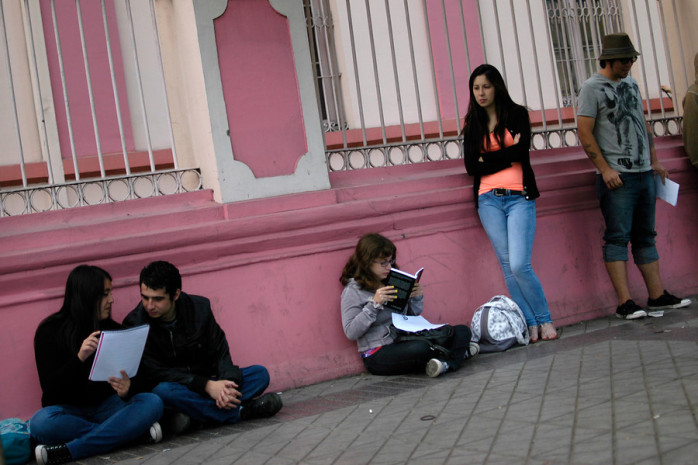 Se viene la PSU: Especialista ayuda a enfrentar los nervios en los días previos