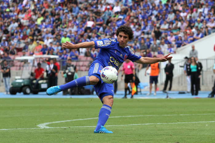 La U continúa liderando tras aplastante victoria en el Clásico Universitario