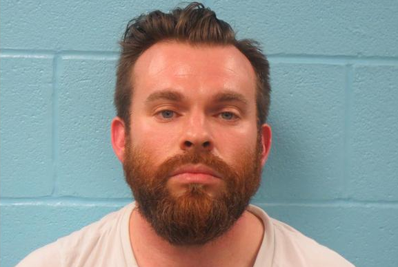 A cambio de buenas notas alumna tuvo relaciones sexuales con su profesor