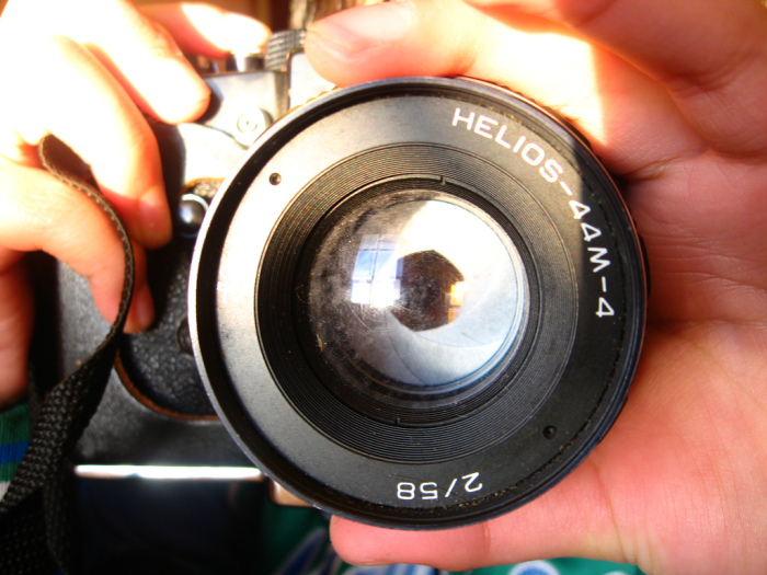 Madre es detenida por tomarle una indignante foto a su hijo de un año