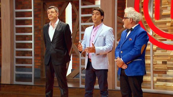 Francés de MasterChef suma otro enemigo: Chef chileno lo lapida a críticas