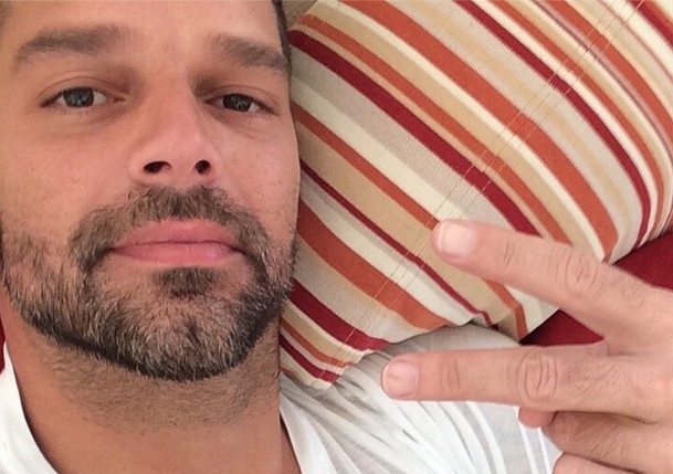 Ricky Martin sorprende a sus fanáticos con un particular saludo de Halloween