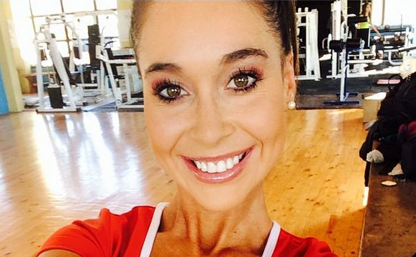 Palanqueo nacional a Vale Roth por imagen pintada en el bus de 'La Roja'