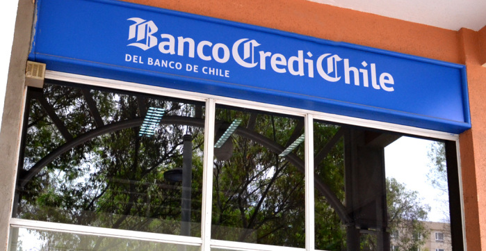 Abuelita denuncia que usaron su carnet extraviado para pedir dinero en banco